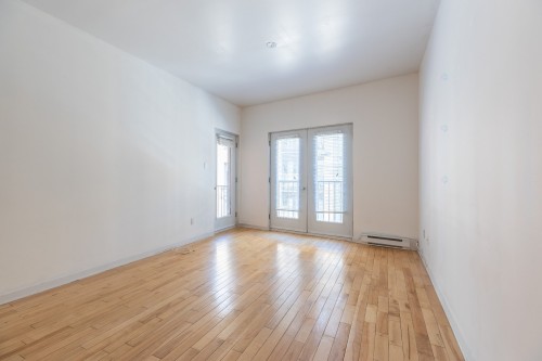 Salon - 202-1080 Rue Anderson, Montréal (Ville-Marie), QC - Indoor Photo Showing Other Room