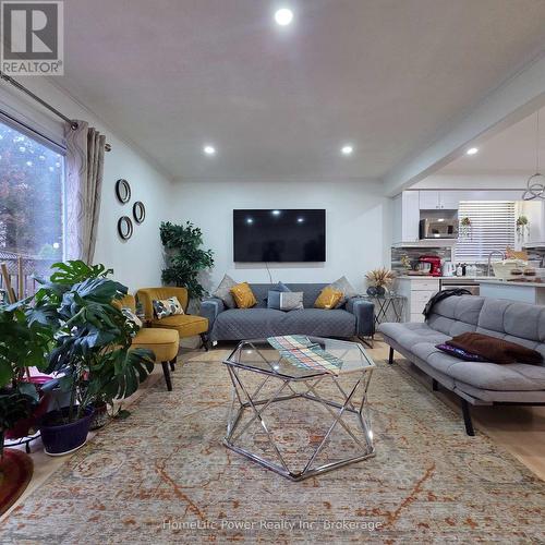 Upper - 23 Schueller Street, Kitchener, ON - Indoor Photo Showing Living Room