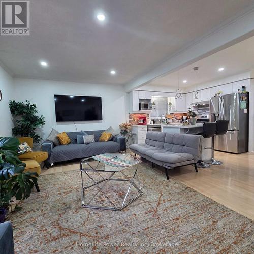 Upper - 23 Schueller Street, Kitchener, ON - Indoor