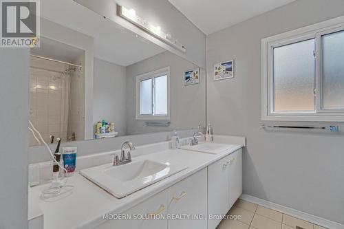 438 Ojibway Trail, Mississauga, ON - Indoor Photo Showing Bathroom