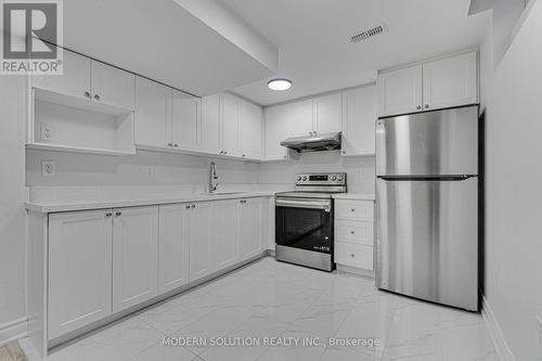 438 Ojibway Trail, Mississauga, ON - Indoor Photo Showing Kitchen