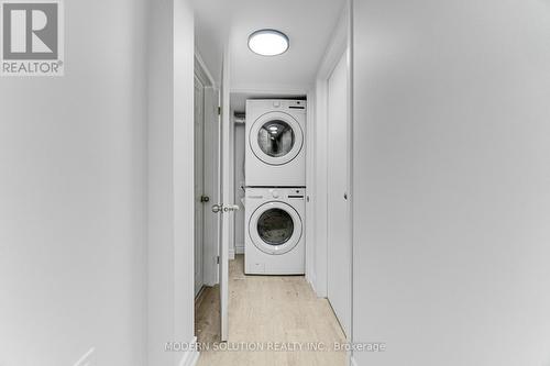 438 Ojibway Trail, Mississauga, ON - Indoor Photo Showing Laundry Room