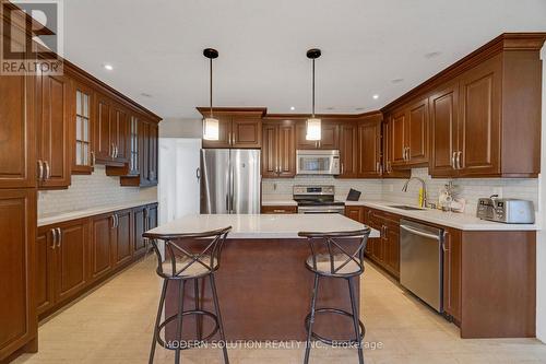438 Ojibway Trail, Mississauga, ON - Indoor Photo Showing Kitchen