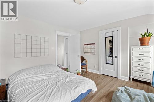 33 Cline Avenue N, Hamilton, ON - Indoor Photo Showing Bedroom