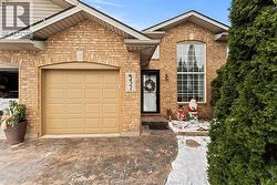 421 MERRILL  Lasalle, ON N9J 3R2