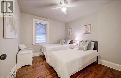 262 Province Street S, Hamilton, ON - Indoor Photo Showing Bedroom