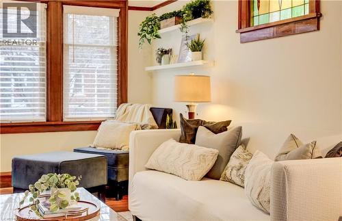 262 Province Street S, Hamilton, ON - Indoor Photo Showing Bedroom