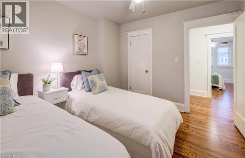 262 Province Street S, Hamilton, ON - Indoor Photo Showing Bedroom