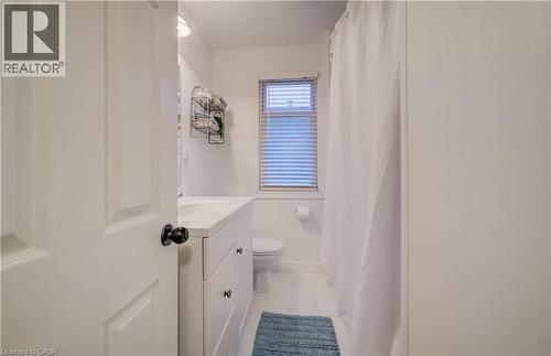 262 Province Street S, Hamilton, ON - Indoor Photo Showing Bathroom