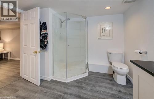 262 Province Street S, Hamilton, ON - Indoor Photo Showing Bathroom