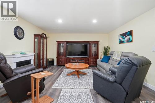5053 Canuck Crescent, Regina, SK - Indoor Photo Showing Living Room