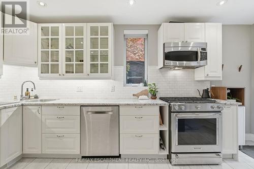 141 Markland Street, Hamilton, ON - Indoor Photo Showing Kitchen