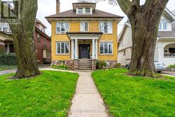 3 - 80 ST. CLAIR AVENUE  Hamilton, ON L8M 2N5