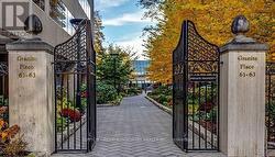 1602 - 61 ST CLAIR AVENUE W  Toronto, ON M4V 2Y8