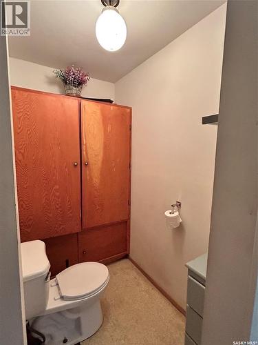 9 Kilcare Drive, Jackfish Lake, SK - Indoor Photo Showing Bathroom