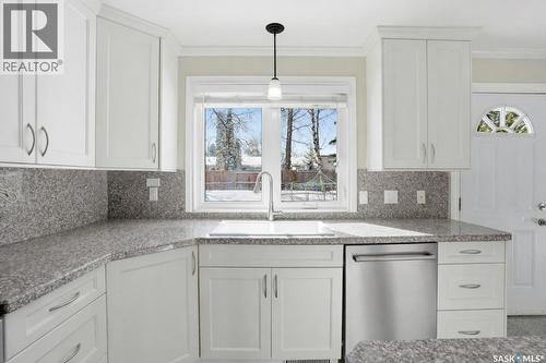 110 Meglund Place, Saskatoon, SK - Indoor Photo Showing Kitchen With Upgraded Kitchen