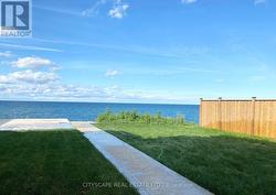 48 SEABREEZE CRESCENT  Hamilton, ON L8E 5C8