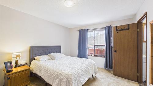 419 Lindsay Street, Kimberley, BC - Indoor Photo Showing Bedroom