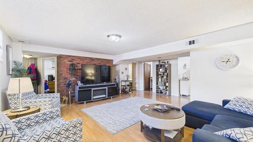 419 Lindsay Street, Kimberley, BC - Indoor Photo Showing Living Room