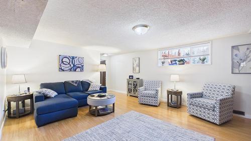 419 Lindsay Street, Kimberley, BC - Indoor Photo Showing Living Room