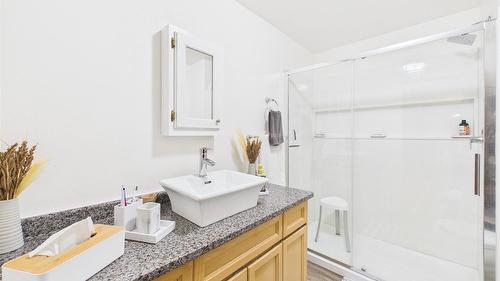 419 Lindsay Street, Kimberley, BC - Indoor Photo Showing Bathroom