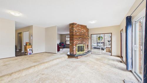 419 Lindsay Street, Kimberley, BC - Indoor With Fireplace