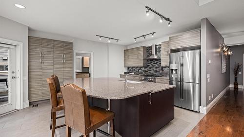 374 Quilchena Drive, Kelowna, BC - Indoor Photo Showing Kitchen With Double Sink