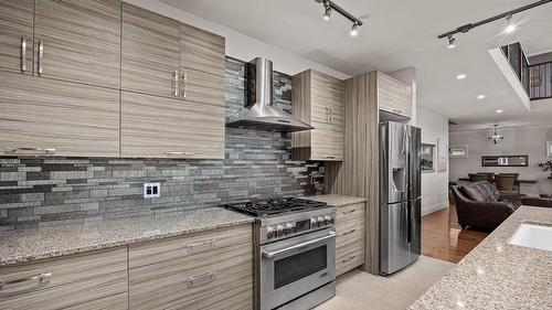 374 Quilchena Drive, Kelowna, BC - Indoor Photo Showing Kitchen With Upgraded Kitchen