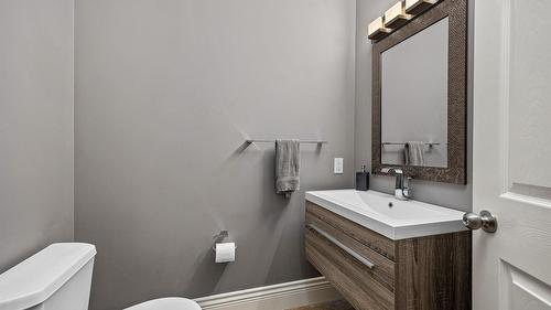 374 Quilchena Drive, Kelowna, BC - Indoor Photo Showing Bathroom