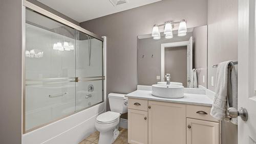 374 Quilchena Drive, Kelowna, BC - Indoor Photo Showing Bathroom
