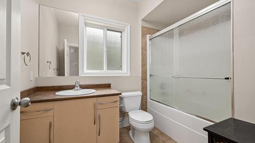 374 Quilchena Drive, Kelowna, BC - Indoor Photo Showing Bathroom