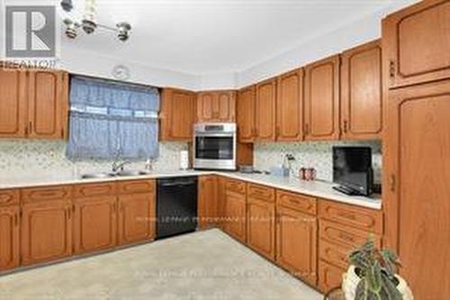 456 Blake Boulevard, Ottawa, ON - Indoor Photo Showing Kitchen With Double Sink