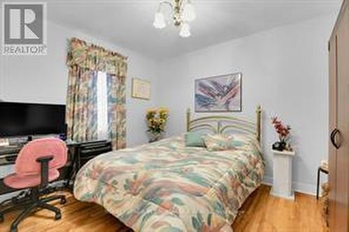 456 Blake Boulevard, Ottawa, ON - Indoor Photo Showing Bedroom