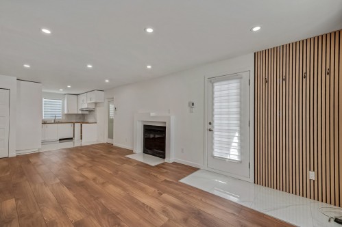 Living Room - A-215 Ch. De Christieville, Morin-Heights, QC - Indoor With Fireplace