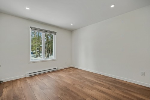 Bedroom - A-215 Ch. De Christieville, Morin-Heights, QC - Indoor Photo Showing Other Room