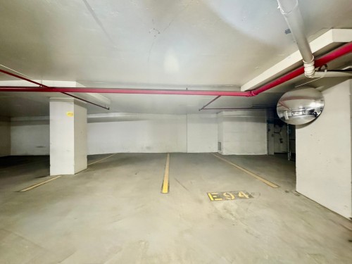 Garage - 11A-1210 Boul. De Maisonneuve O., Montréal (Ville-Marie), QC - Indoor Photo Showing Garage