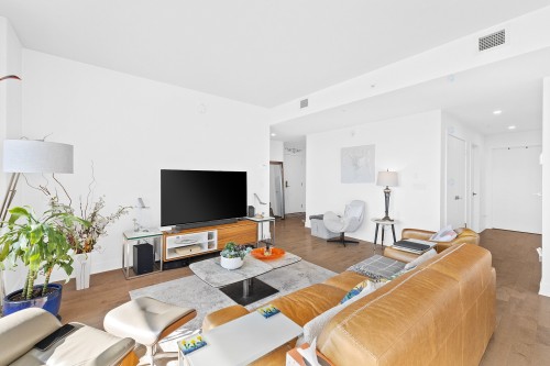 Salon - 818-5265 Rue Mackenzie, Montréal (Côte-Des-Neiges/Notre-Dame-De-Grâce), QC - Indoor Photo Showing Living Room