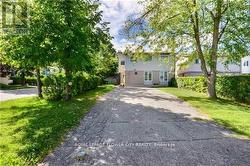 52 GRAND VALLEY DRIVE  Brampton, ON L6S 2K9