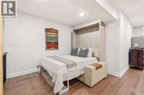 1354 1 Sideroad, Burlington, ON - Indoor Photo Showing Bedroom