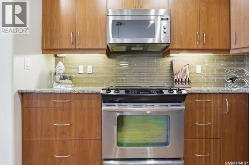 327 1010 Ruth Street E, Saskatoon, SK - Indoor Photo Showing Kitchen With Stainless Steel Kitchen With Upgraded Kitchen
