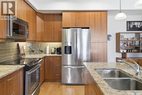 327 1010 Ruth Street E, Saskatoon, SK - Indoor Photo Showing Kitchen With Stainless Steel Kitchen With Double Sink With Upgraded Kitchen