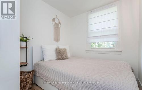 1 Sundown Road, Tiny, ON - Indoor Photo Showing Bedroom