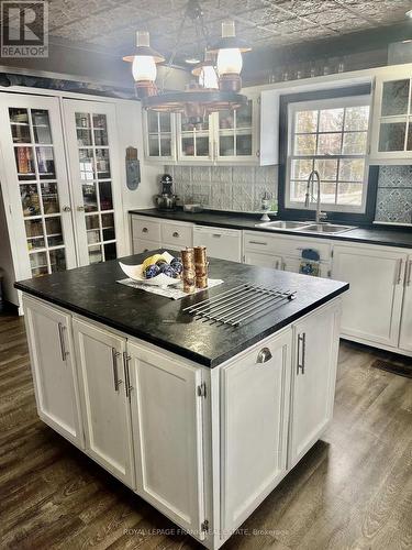 461 Lower Faraday Road, Faraday, ON - Indoor Photo Showing Kitchen