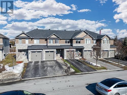 511 VOIE DU PIN ROUGE WAY  Ottawa, ON K1W 0C4