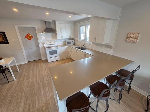 82 Machar Ave., Thunder Bay, ON - Indoor Photo Showing Kitchen
