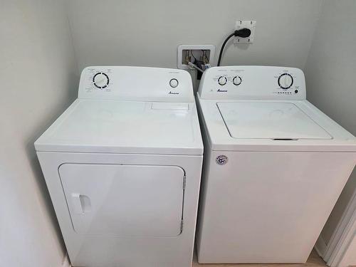 82 Machar Ave., Thunder Bay, ON - Indoor Photo Showing Laundry Room