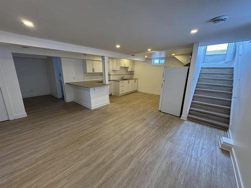 82 Machar Ave., Thunder Bay, ON - Indoor