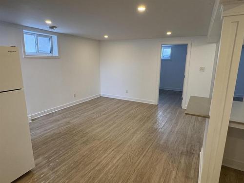 82 Machar Ave., Thunder Bay, ON - Indoor