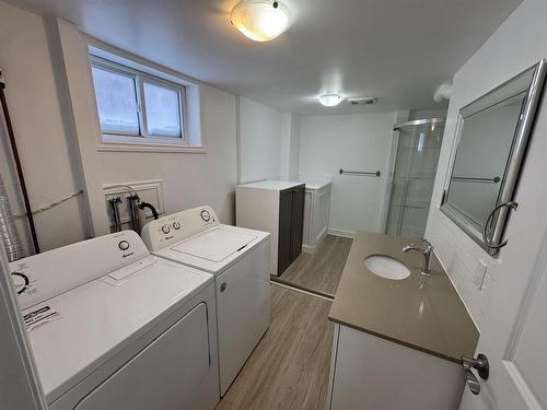 82 Machar Ave., Thunder Bay, ON - Indoor Photo Showing Laundry Room