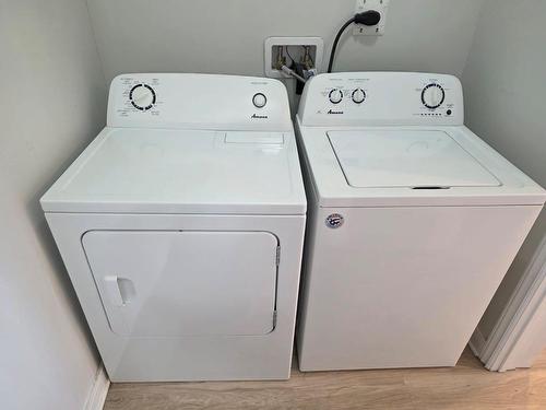 82 Machar Ave., Thunder Bay, ON - Indoor Photo Showing Laundry Room
